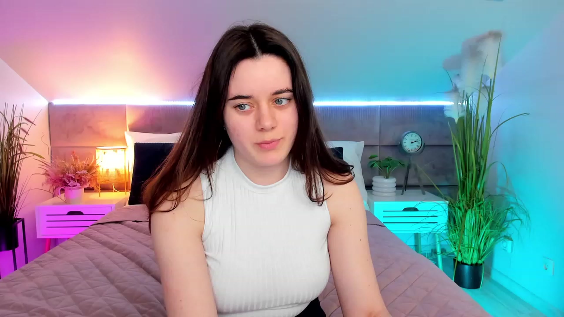 Gallery image thumbnail from JeyEvans's myfreecams stream on, 04/12/2023, 16:17 image 12 of 20