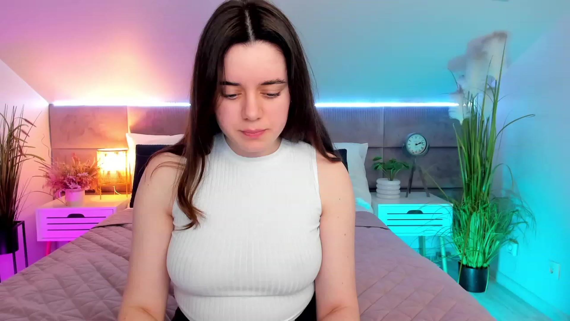 Gallery image thumbnail from JeyEvans's myfreecams stream on, 04/12/2023, 16:17 image 8 of 20