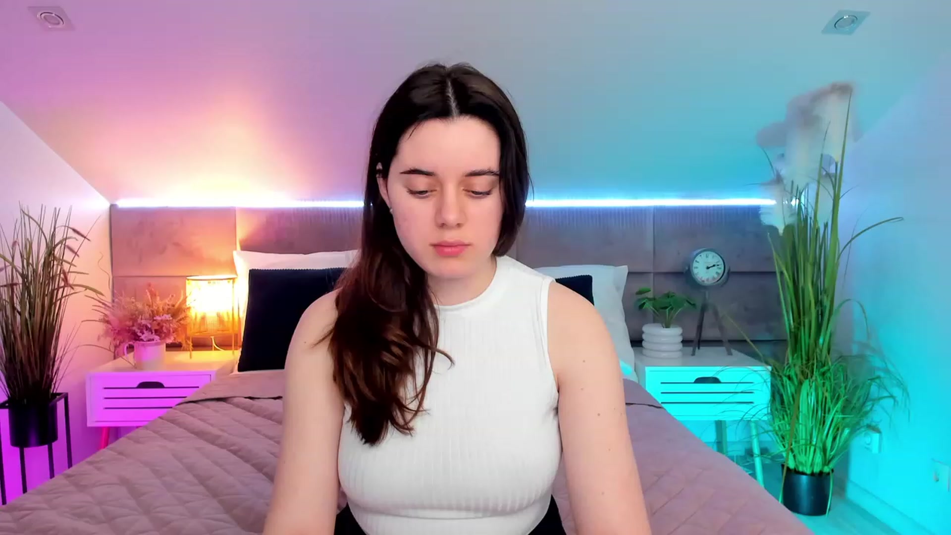 Gallery image thumbnail from JeyEvans's myfreecams stream on, 04/12/2023, 16:17 image 4 of 20