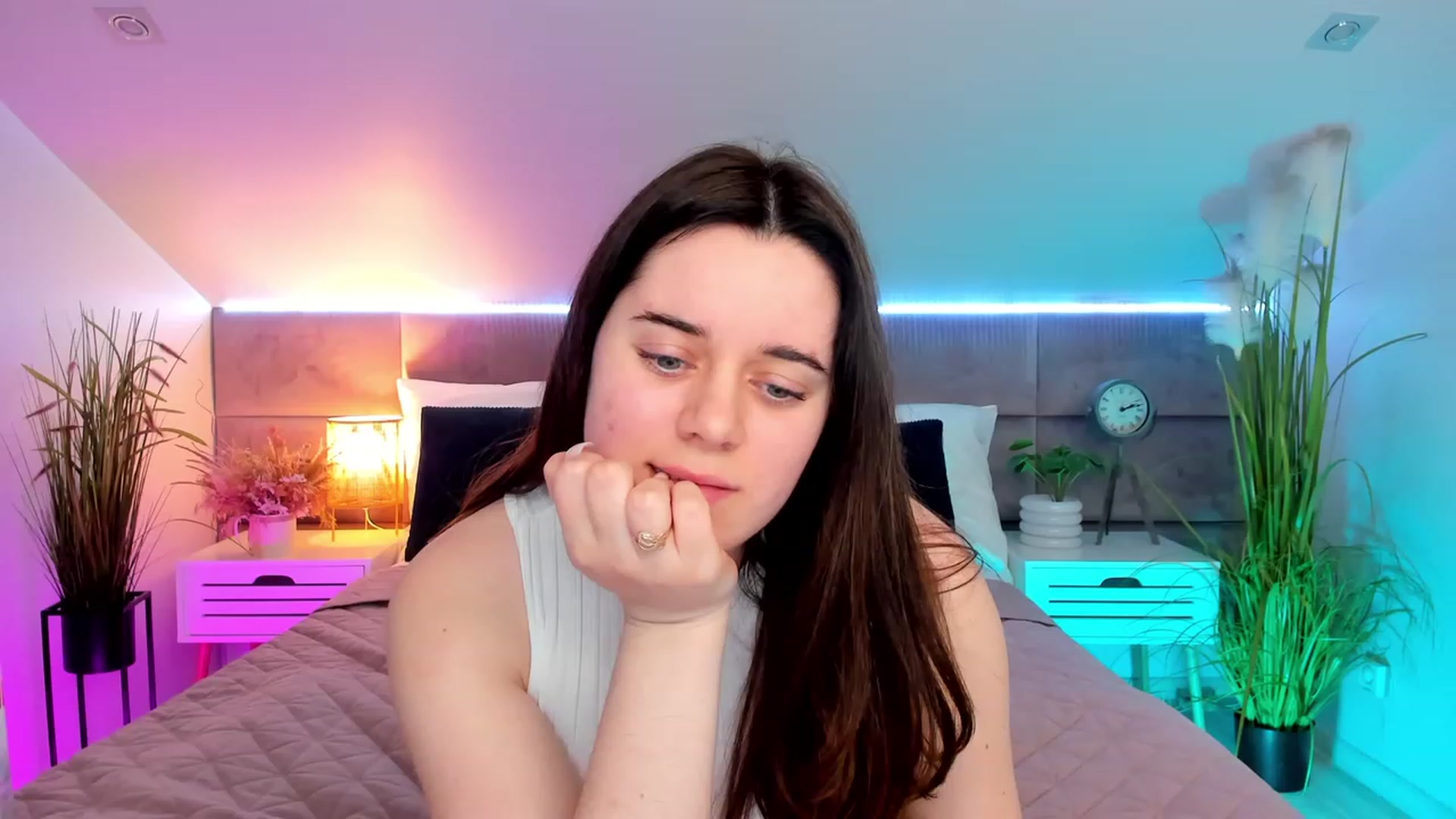 Gallery image thumbnail from JeyEvans's myfreecams stream on, 04/12/2023, 17:46 image 5 of 20