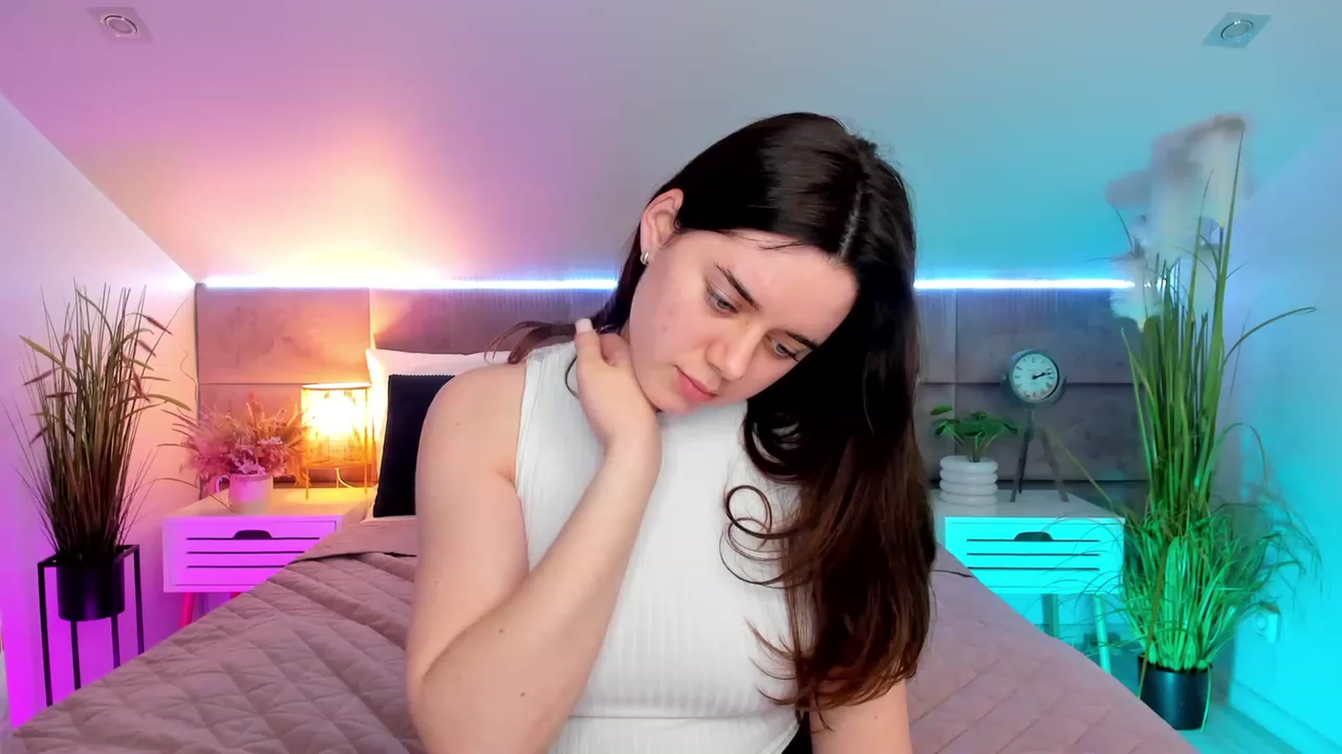 Gallery image thumbnail from JeyEvans's myfreecams stream on, 04/12/2023, 17:46 image 9 of 20