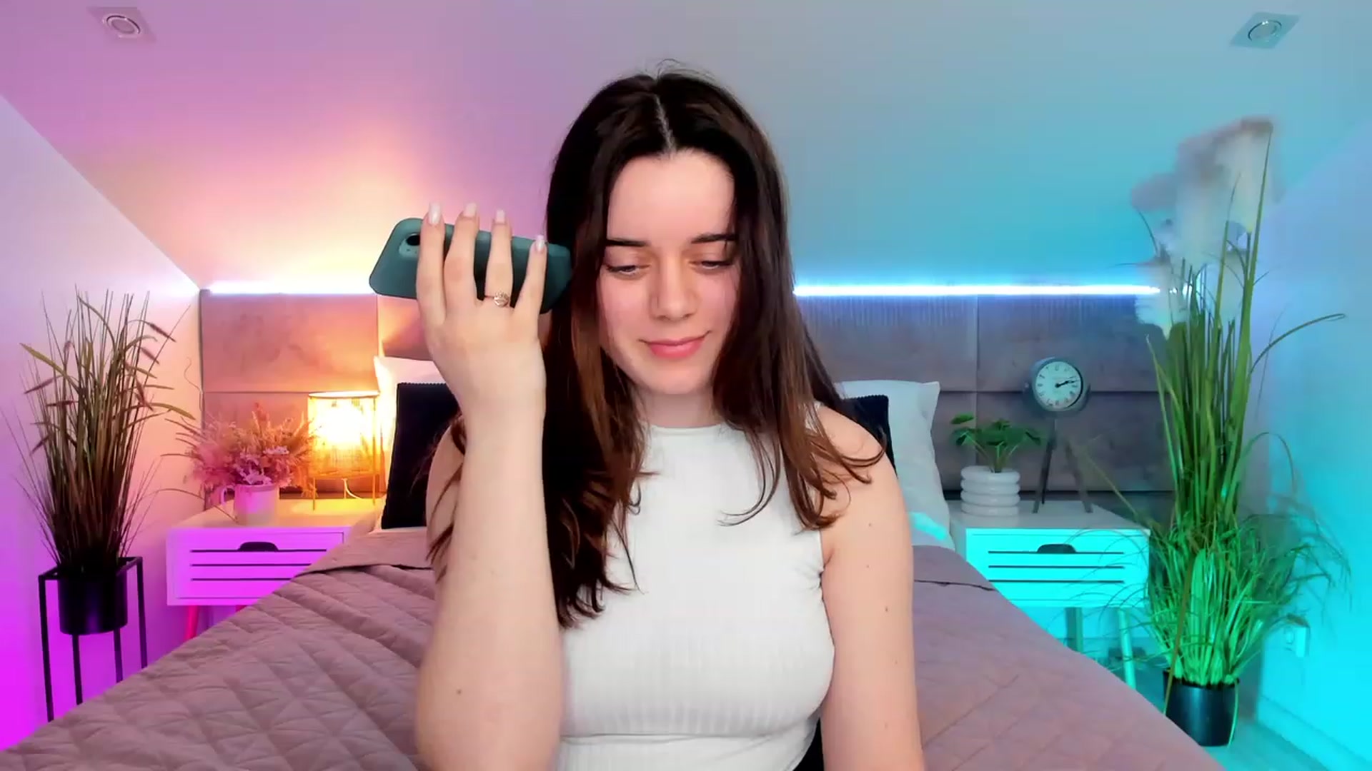 Gallery image thumbnail from JeyEvans's myfreecams stream on, 04/12/2023, 17:46 image 18 of 20