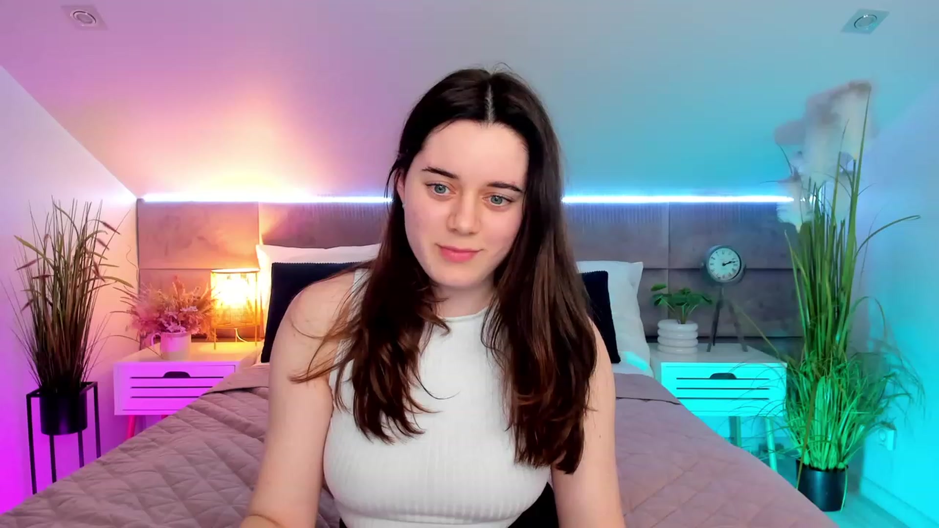 Gallery image thumbnail from JeyEvans's myfreecams stream on, 04/12/2023, 17:46 image 19 of 20