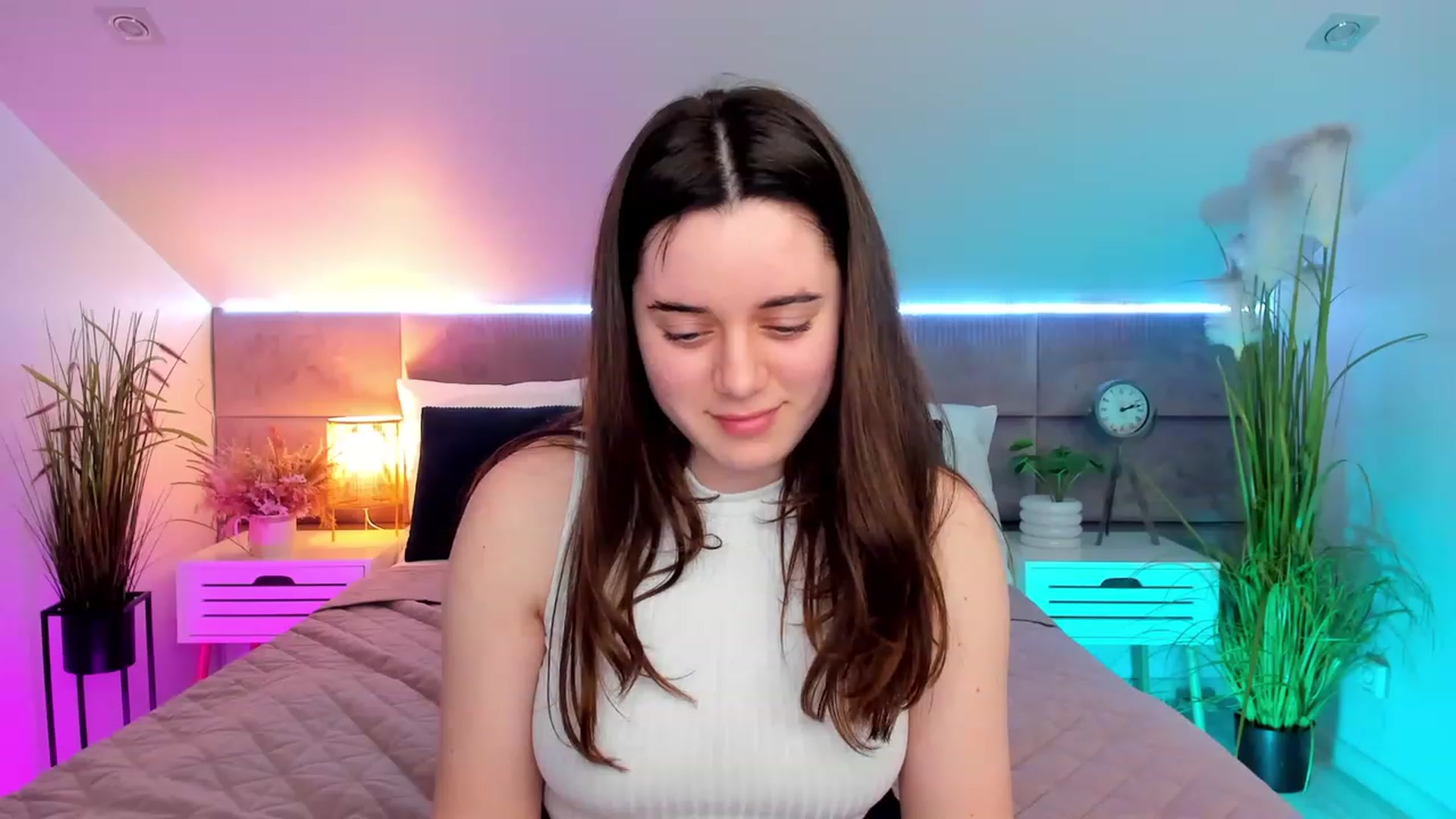 Gallery image thumbnail from JeyEvans's myfreecams stream on, 04/12/2023, 17:46 image 12 of 20