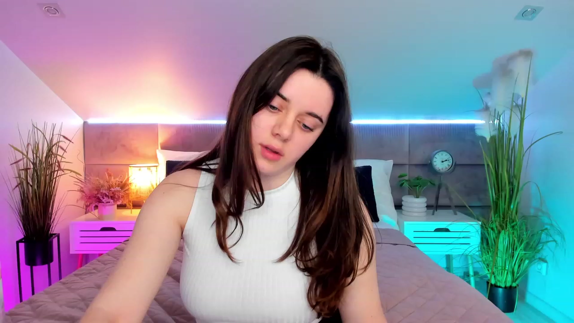 Gallery image thumbnail from JeyEvans's myfreecams stream on, 04/12/2023, 17:46 image 7 of 20