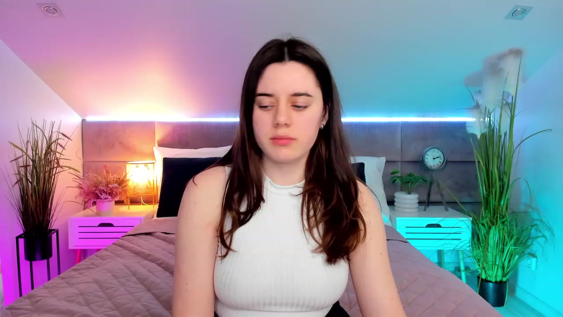 Gallery image thumbnail from JeyEvans's myfreecams stream on, 04/12/2023, 17:46 image 11 of 20