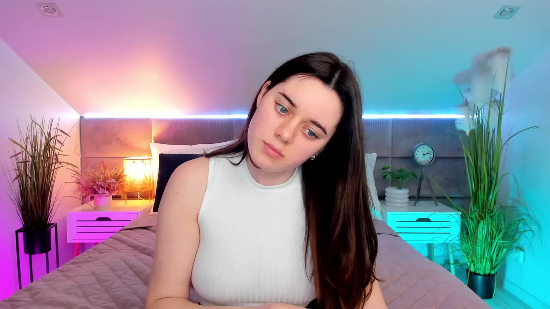Gallery image thumbnail from JeyEvans's myfreecams stream on, 04/12/2023, 17:46 image 3 of 20