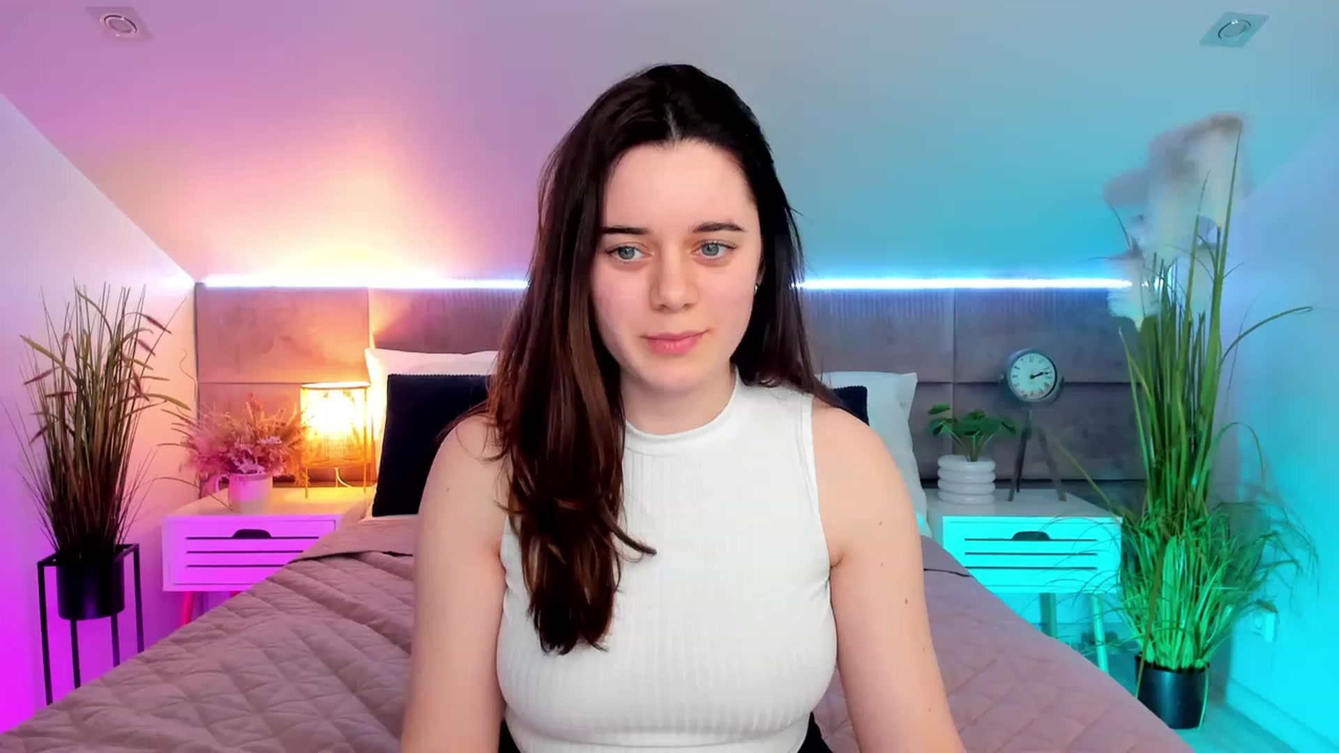 Gallery image thumbnail from JeyEvans's myfreecams stream on, 04/12/2023, 17:46 image 16 of 20