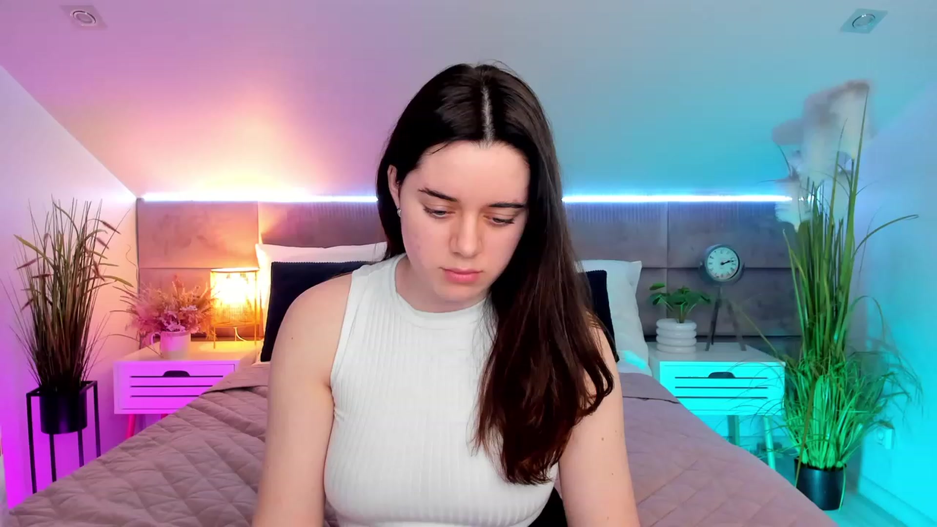 Gallery image thumbnail from JeyEvans's myfreecams stream on, 04/12/2023, 17:46 image 4 of 20