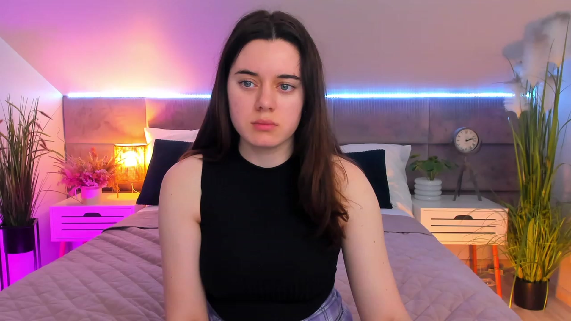 Gallery image thumbnail from JeyEvans's myfreecams stream on, 04/13/2023, 14:45 image 18 of 20