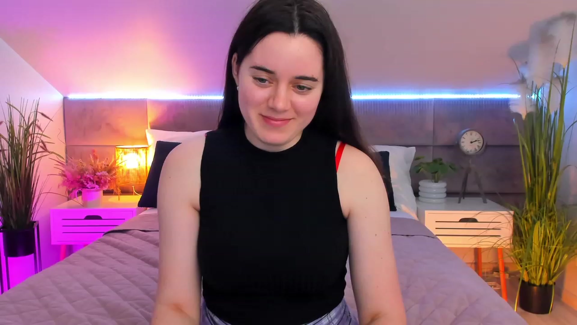 Gallery image thumbnail from JeyEvans's myfreecams stream on, 04/13/2023, 14:45 image 14 of 20