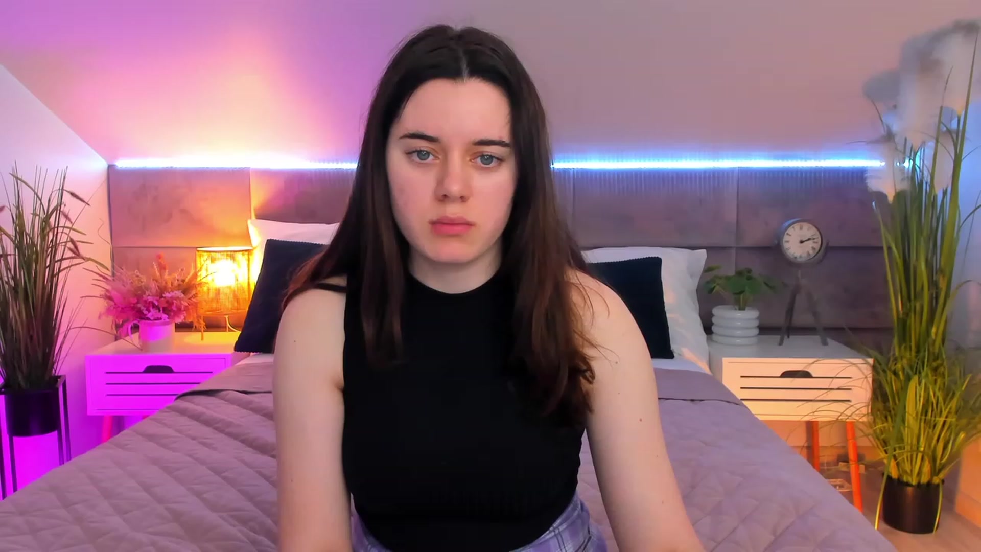 Gallery image thumbnail from JeyEvans's myfreecams stream on, 04/13/2023, 14:45 image 19 of 20