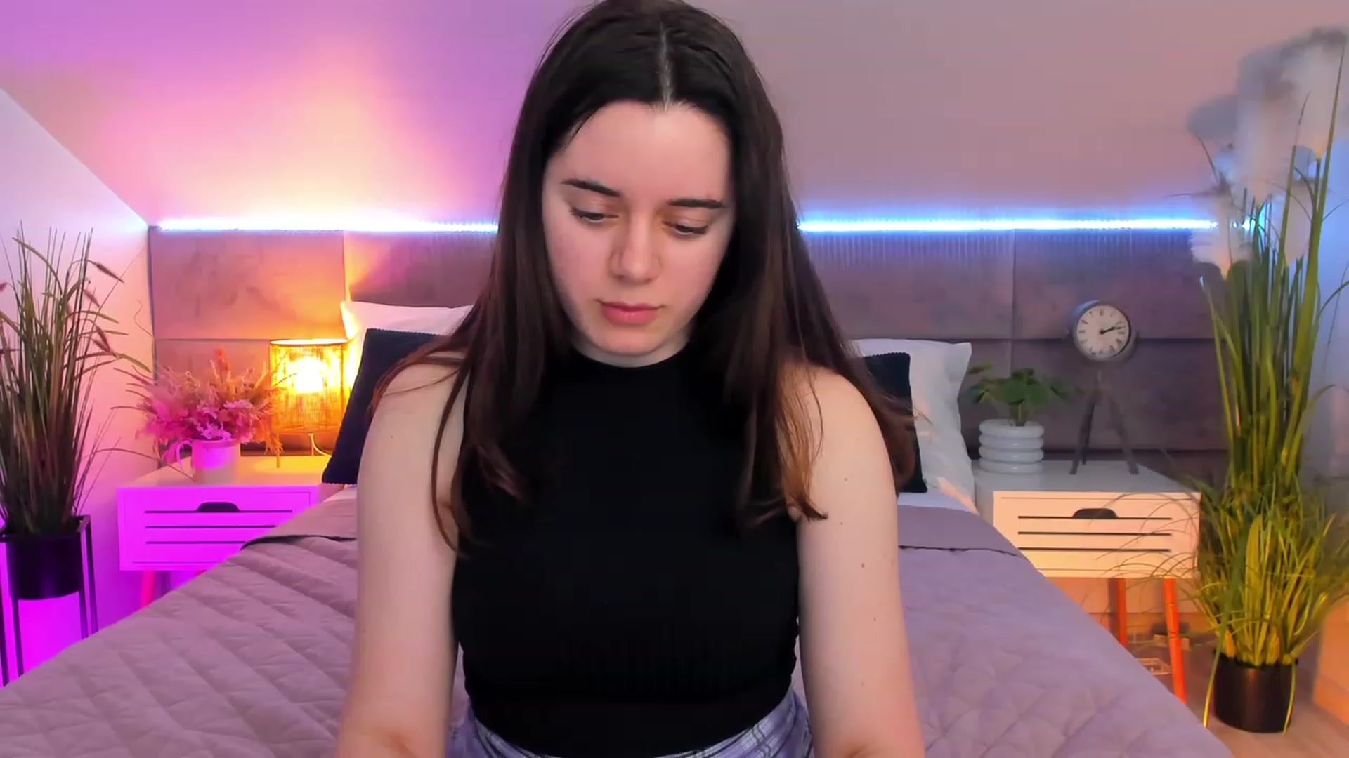 Gallery image thumbnail from JeyEvans's myfreecams stream on, 04/13/2023, 14:45 image 15 of 20