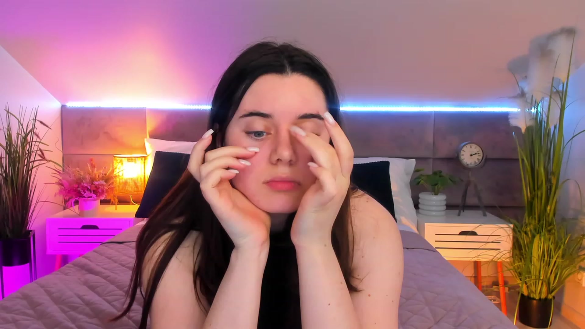 Gallery image thumbnail from JeyEvans's myfreecams stream on, 04/13/2023, 19:02 image 9 of 20