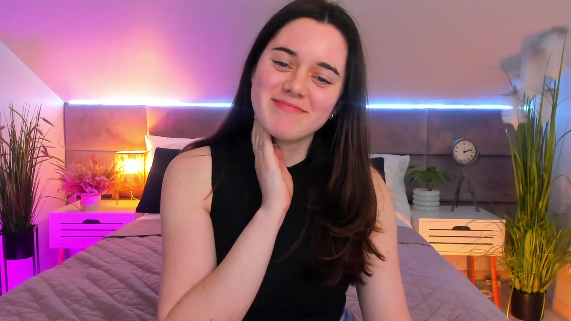 Gallery image thumbnail from JeyEvans's myfreecams stream on, 04/13/2023, 19:02 image 16 of 20