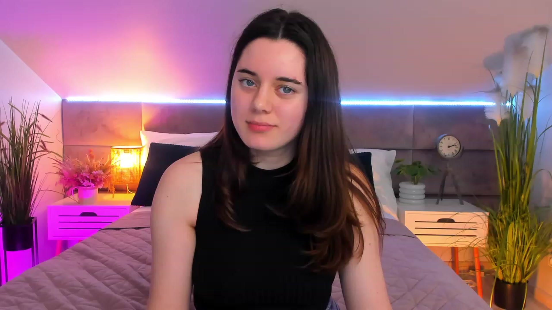 Gallery image thumbnail from JeyEvans's myfreecams stream on, 04/13/2023, 19:02 image 17 of 20