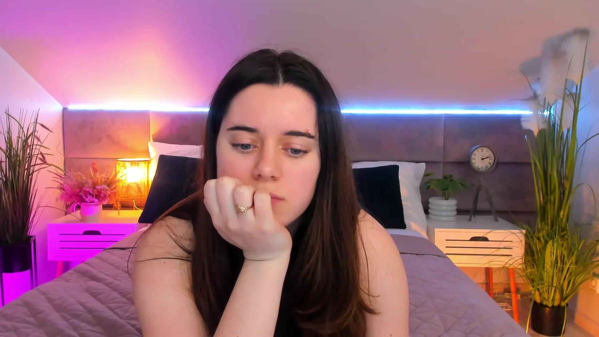 Gallery image thumbnail from JeyEvans's myfreecams stream on, 04/13/2023, 19:02 image 10 of 20