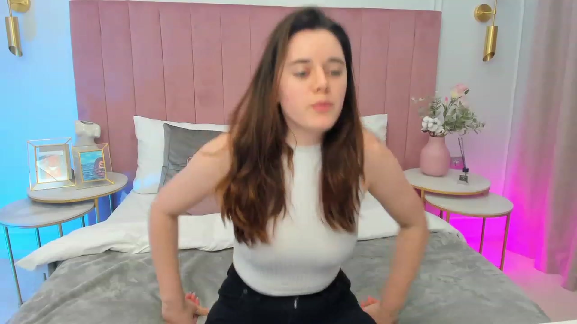 Gallery image thumbnail from JeyEvans's myfreecams stream on, 05/03/2023, 11:57 image 14 of 20