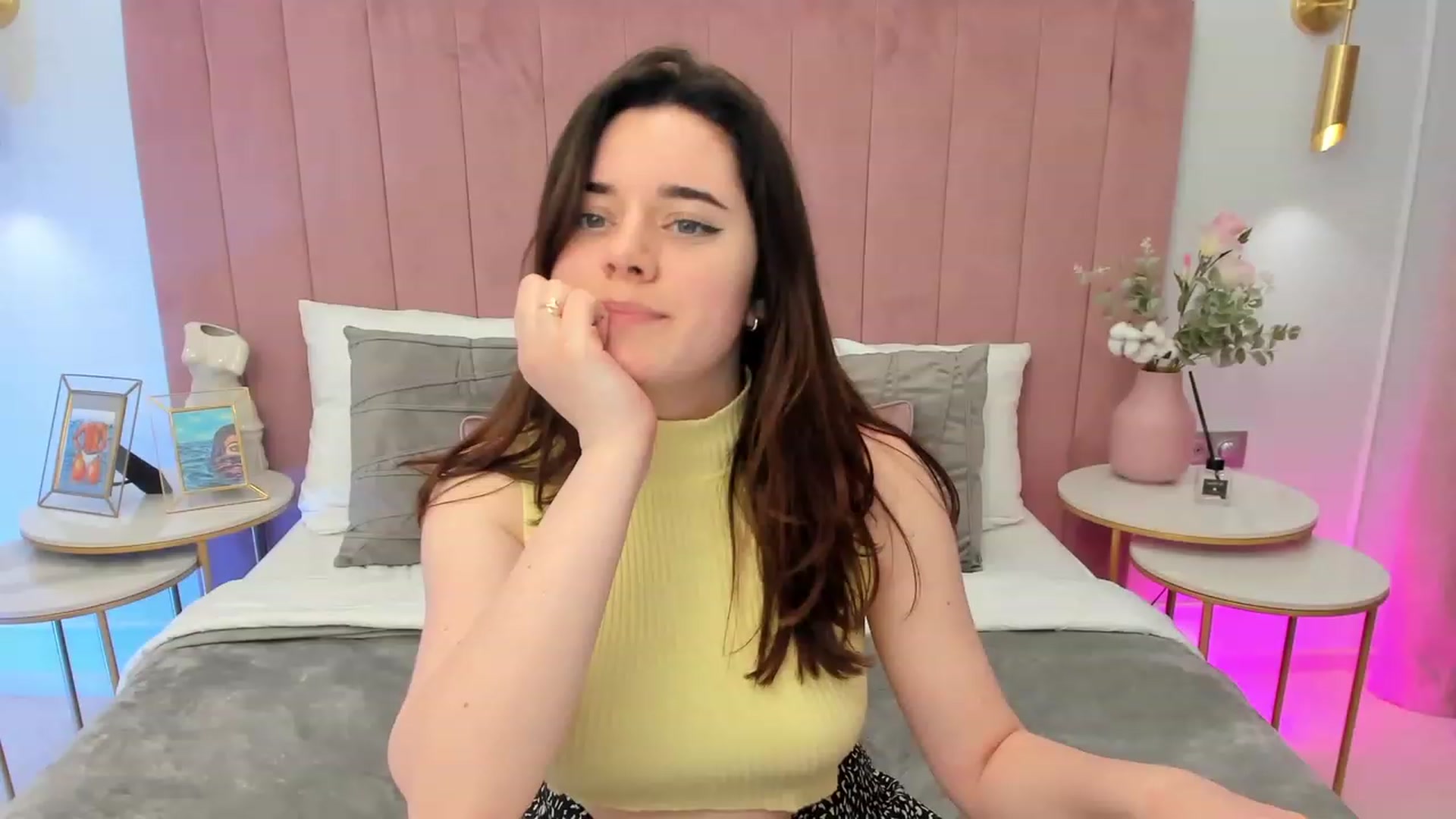 Gallery image thumbnail from JeyEvans's myfreecams stream on, 05/15/2023, 10:22 image 7 of 20