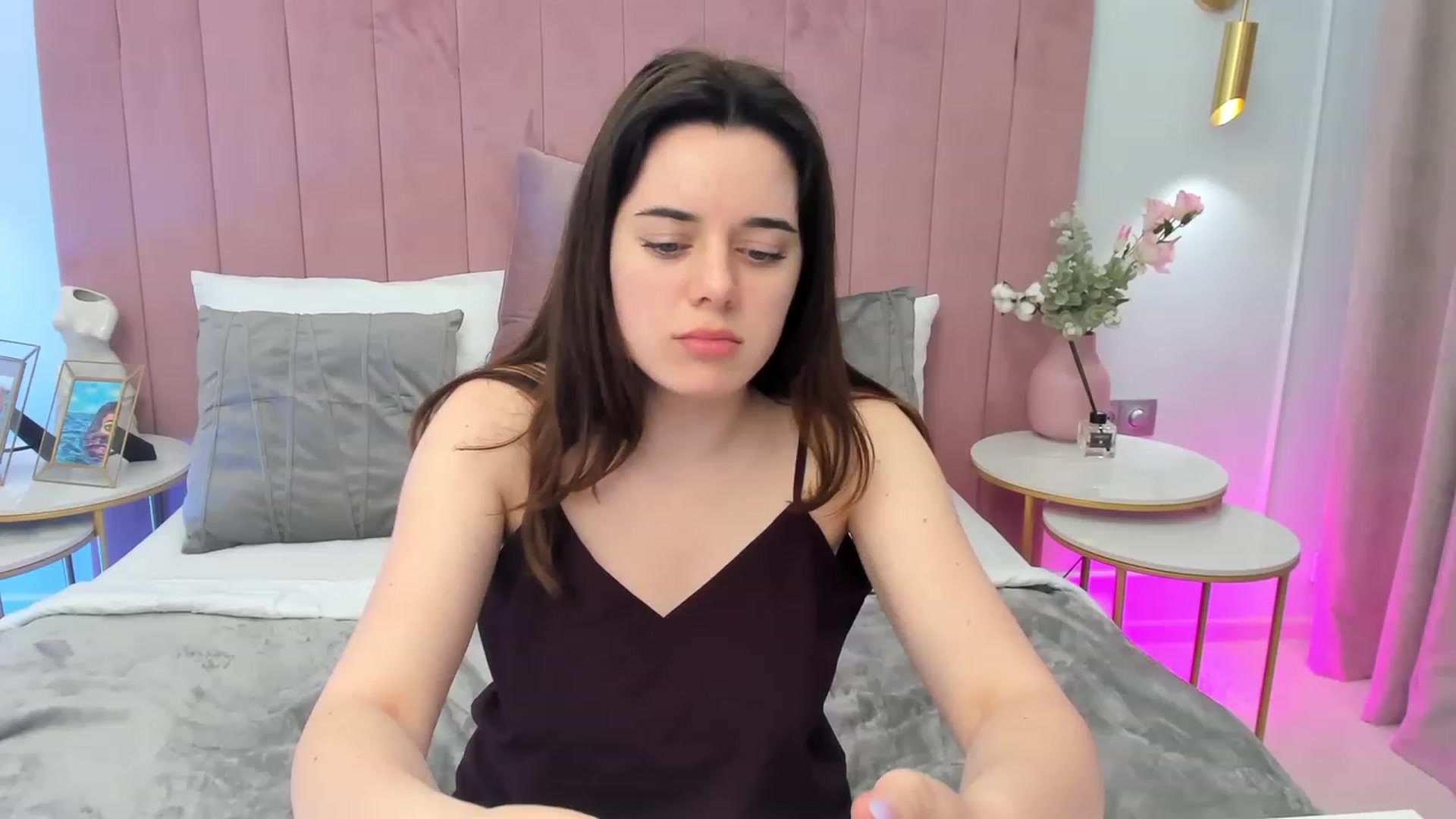 Gallery image thumbnail from JeyEvans's myfreecams stream on, 05/18/2023, 14:22 image 18 of 20