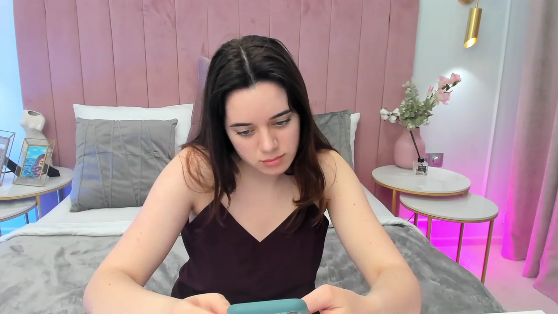 Gallery image thumbnail from JeyEvans's myfreecams stream on, 05/18/2023, 14:22 image 15 of 20