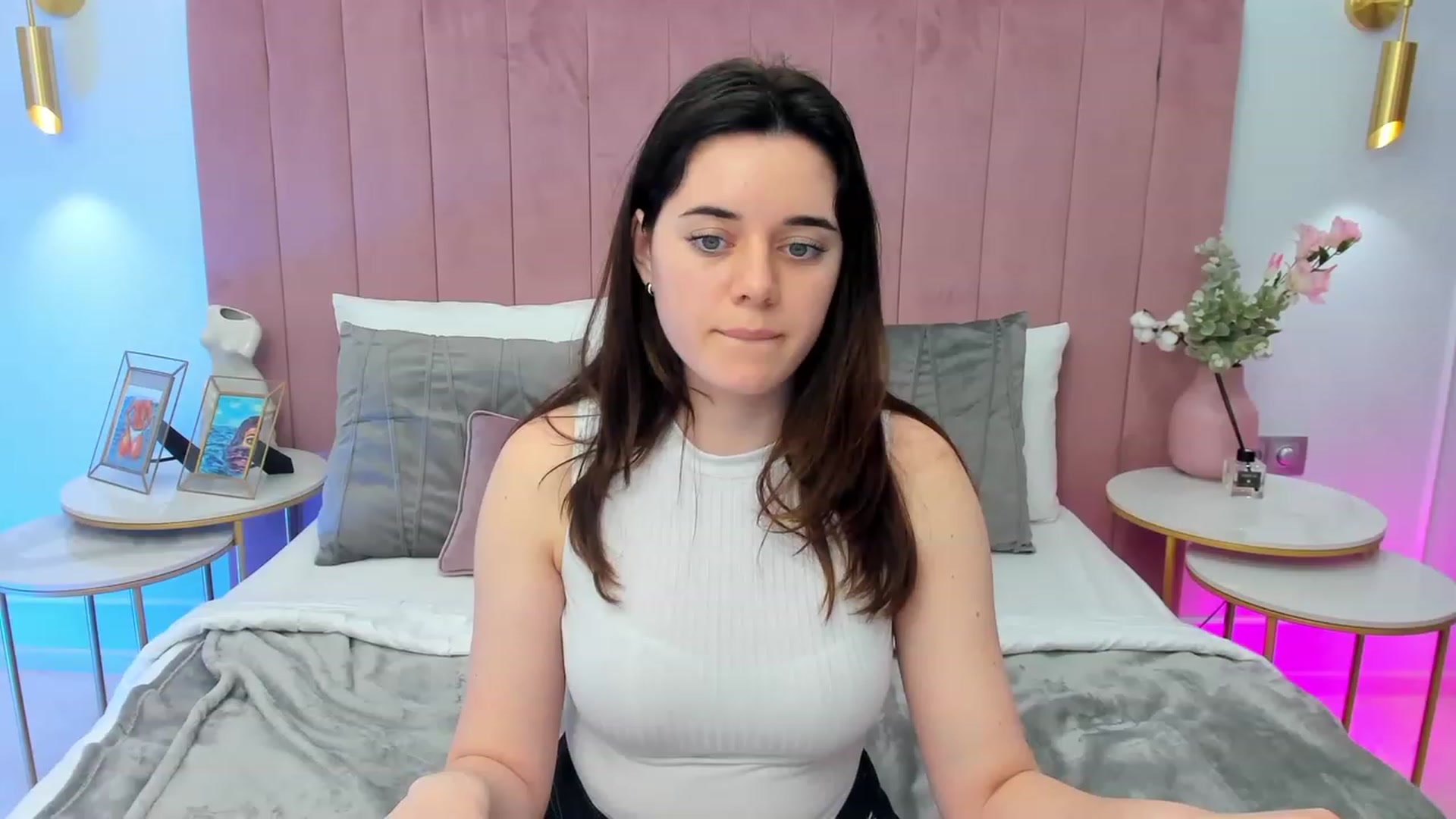 Gallery image thumbnail from JeyEvans's myfreecams stream on, 05/19/2023, 11:56 image 12 of 20