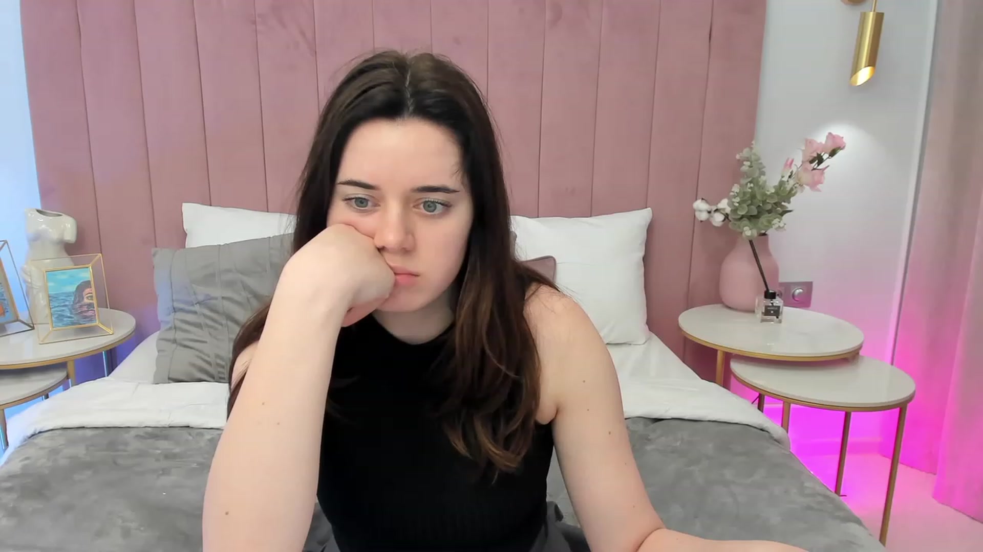 Gallery image thumbnail from JeyEvans's myfreecams stream on, 05/22/2023, 09:19 image 2 of 20