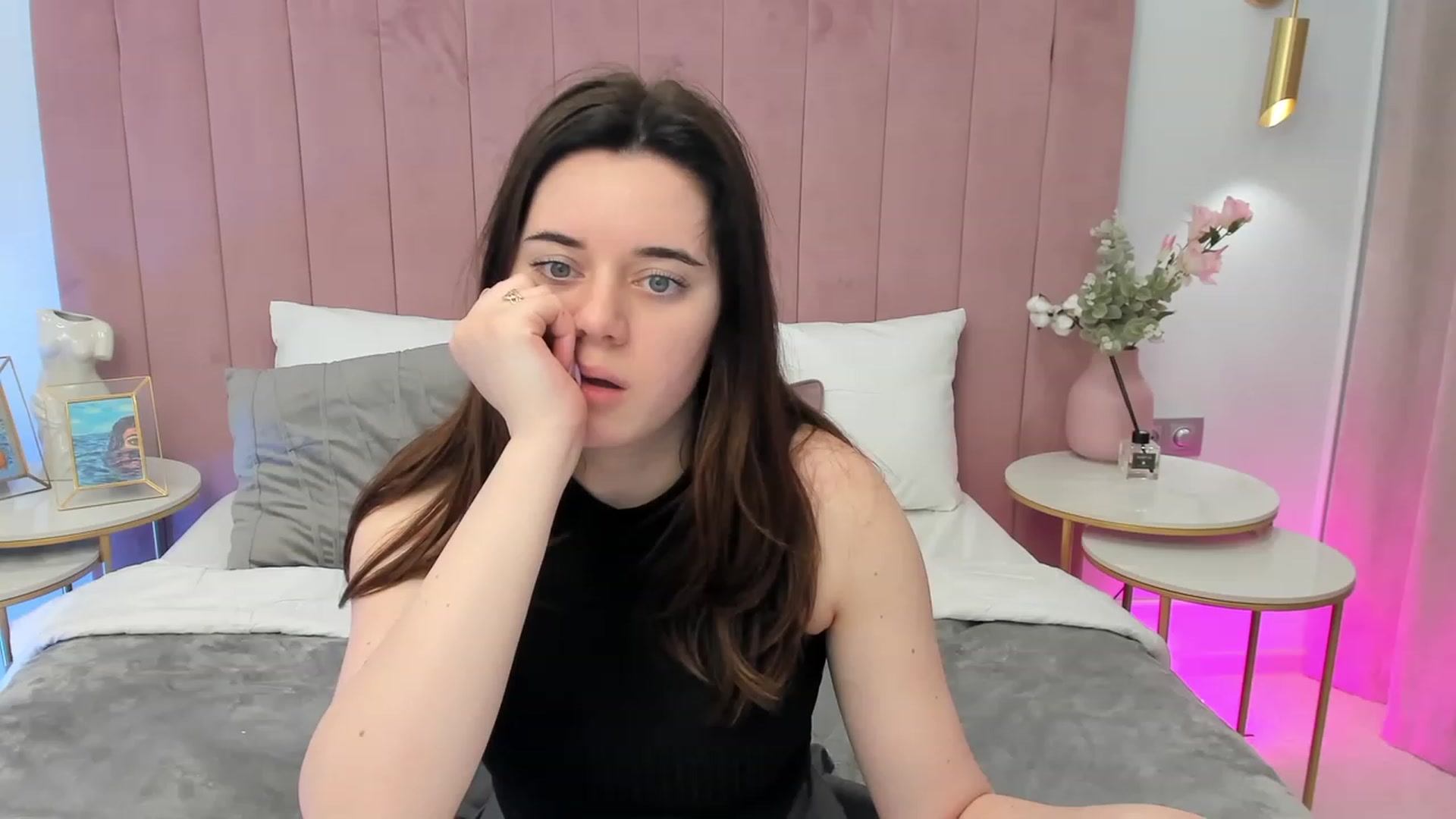 Gallery image thumbnail from JeyEvans's myfreecams stream on, 05/22/2023, 09:19 image 3 of 20