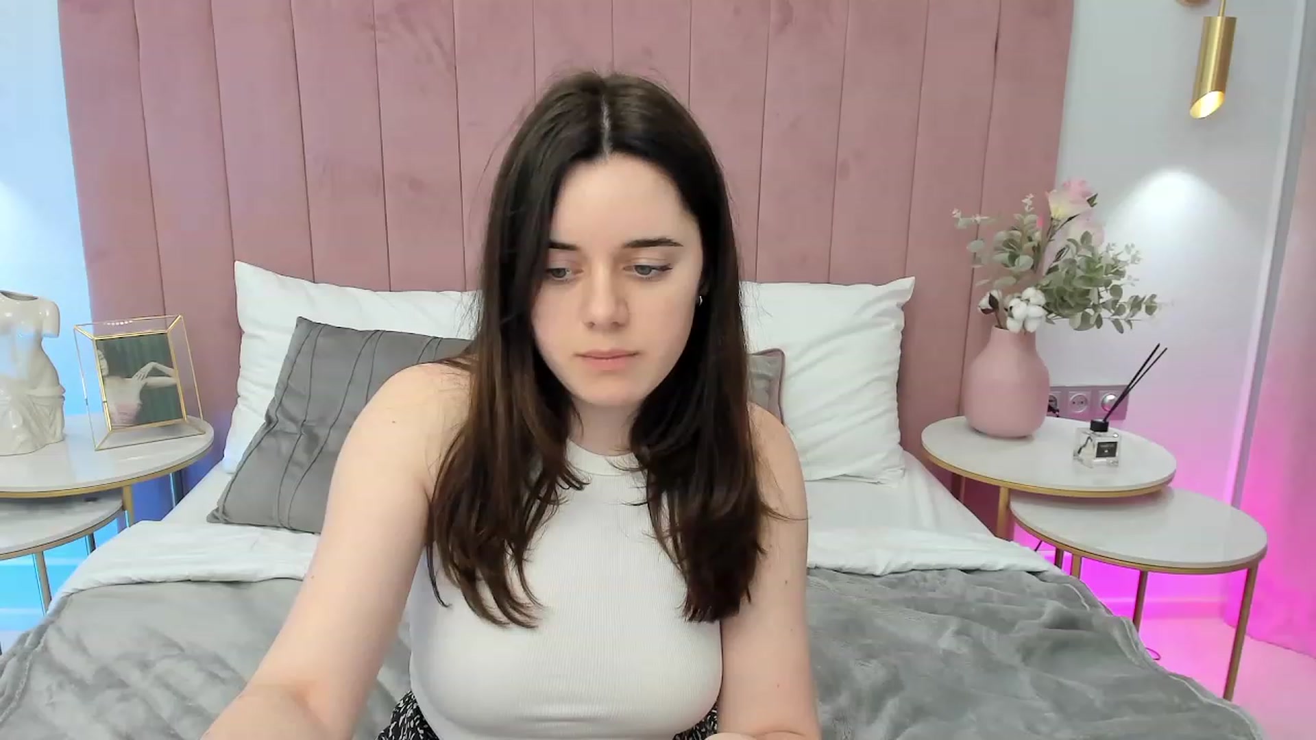 Gallery image thumbnail from JeyEvans's myfreecams stream on, 06/12/2023, 16:20 image 3 of 20