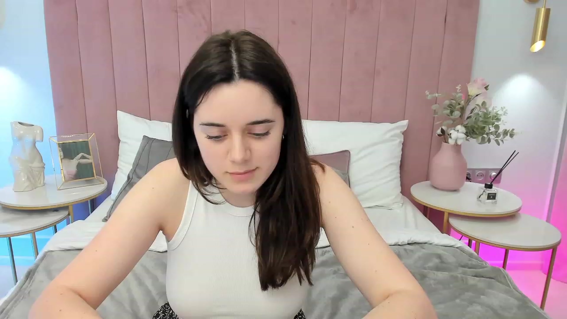 Gallery image thumbnail from JeyEvans's myfreecams stream on, 06/12/2023, 18:07 image 1 of 20