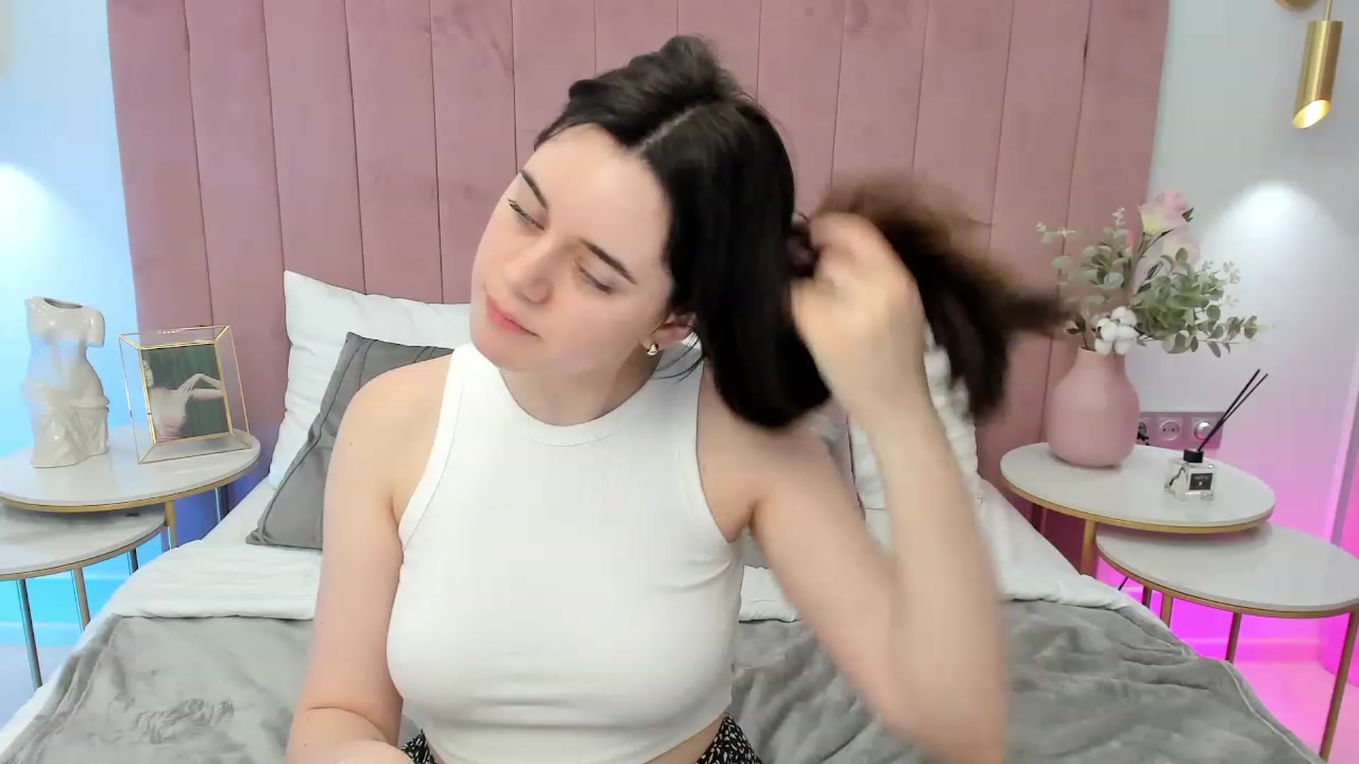 Gallery image thumbnail from JeyEvans's myfreecams stream on, 06/12/2023, 19:31 image 7 of 20