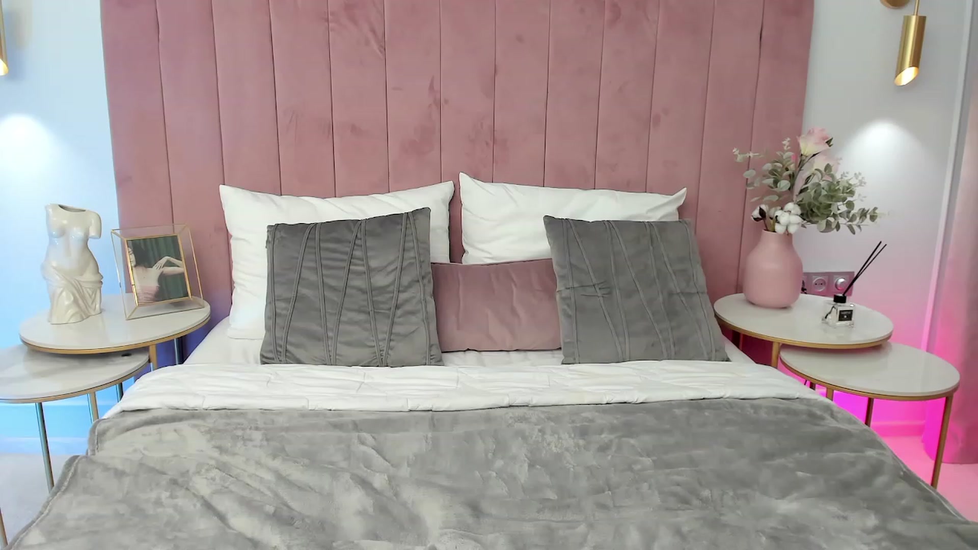 Gallery image thumbnail from JeyEvans's myfreecams stream on, 06/13/2023, 20:08 image 9 of 20