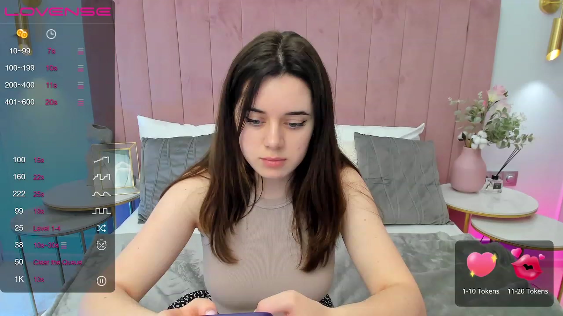 Gallery image thumbnail from JeyEvans's myfreecams stream on, 06/15/2023, 14:43 image 12 of 20