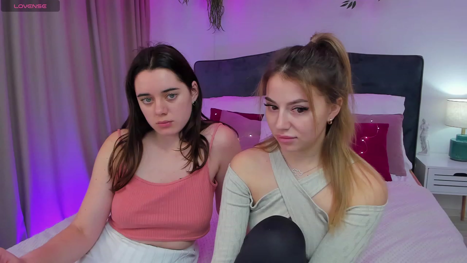 Gallery image thumbnail from JeyEvans's myfreecams stream on, 12/01/2023, 13:01 image 2 of 20