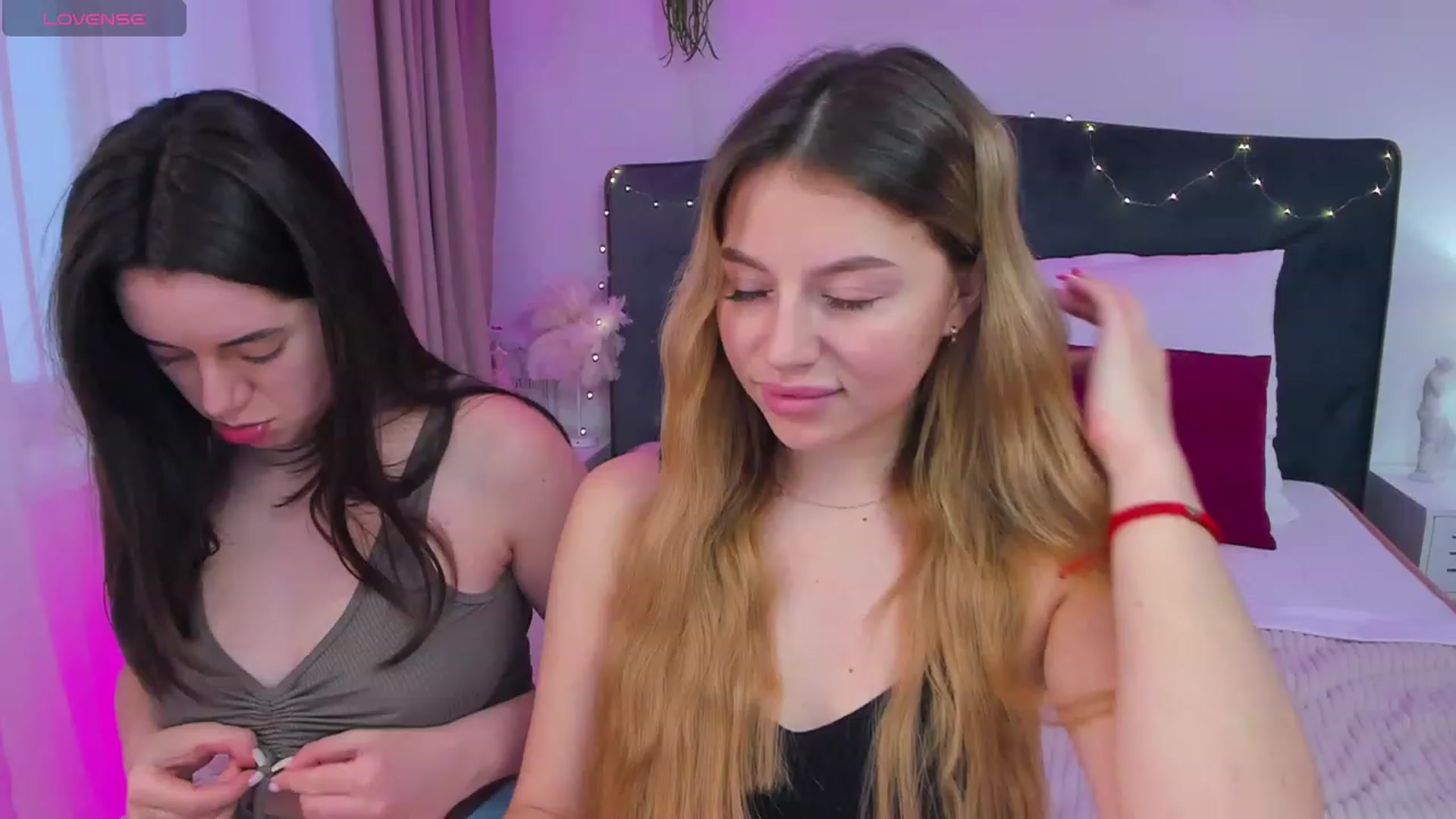 Gallery image thumbnail from JeyEvans's myfreecams stream on, 01/27/2024, 12:41 image 12 of 20