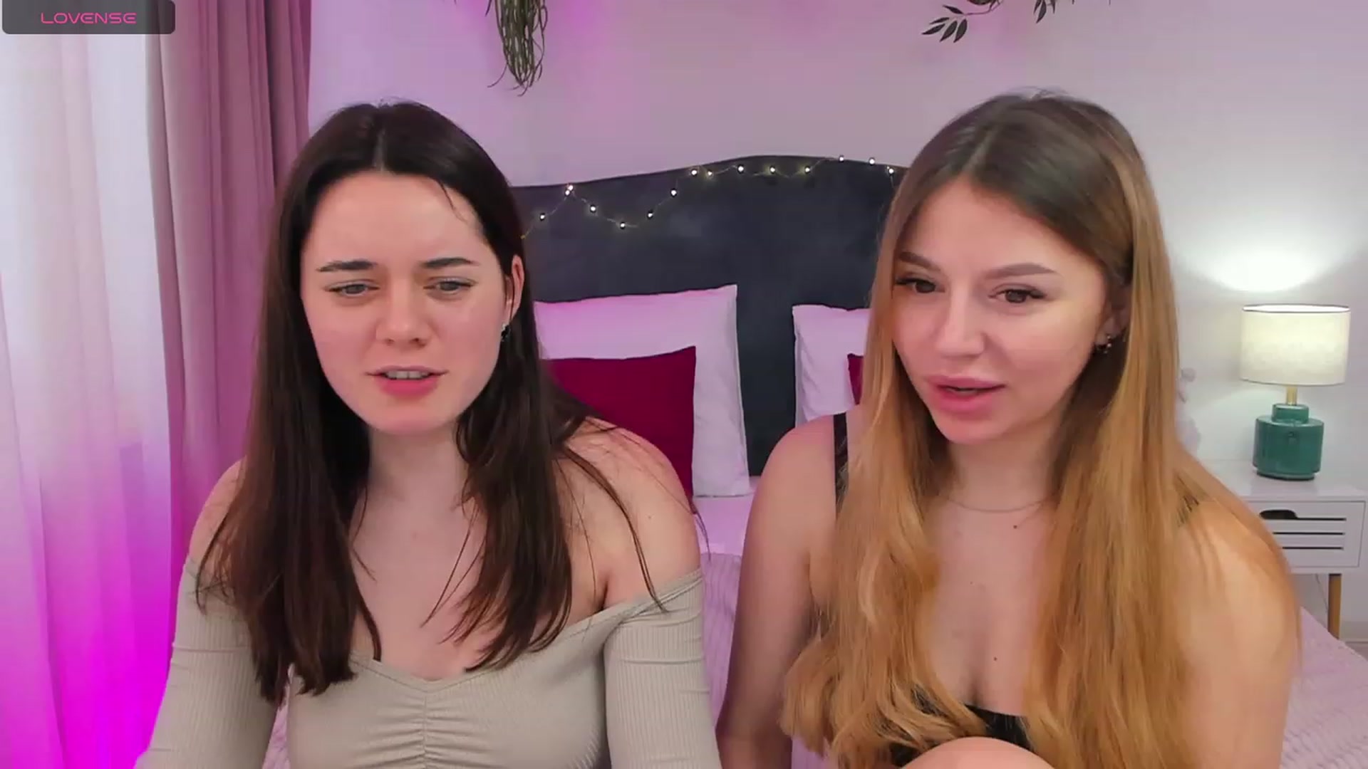 Gallery image thumbnail from JeyEvans's myfreecams stream on, 02/05/2024, 12:25 image 12 of 20