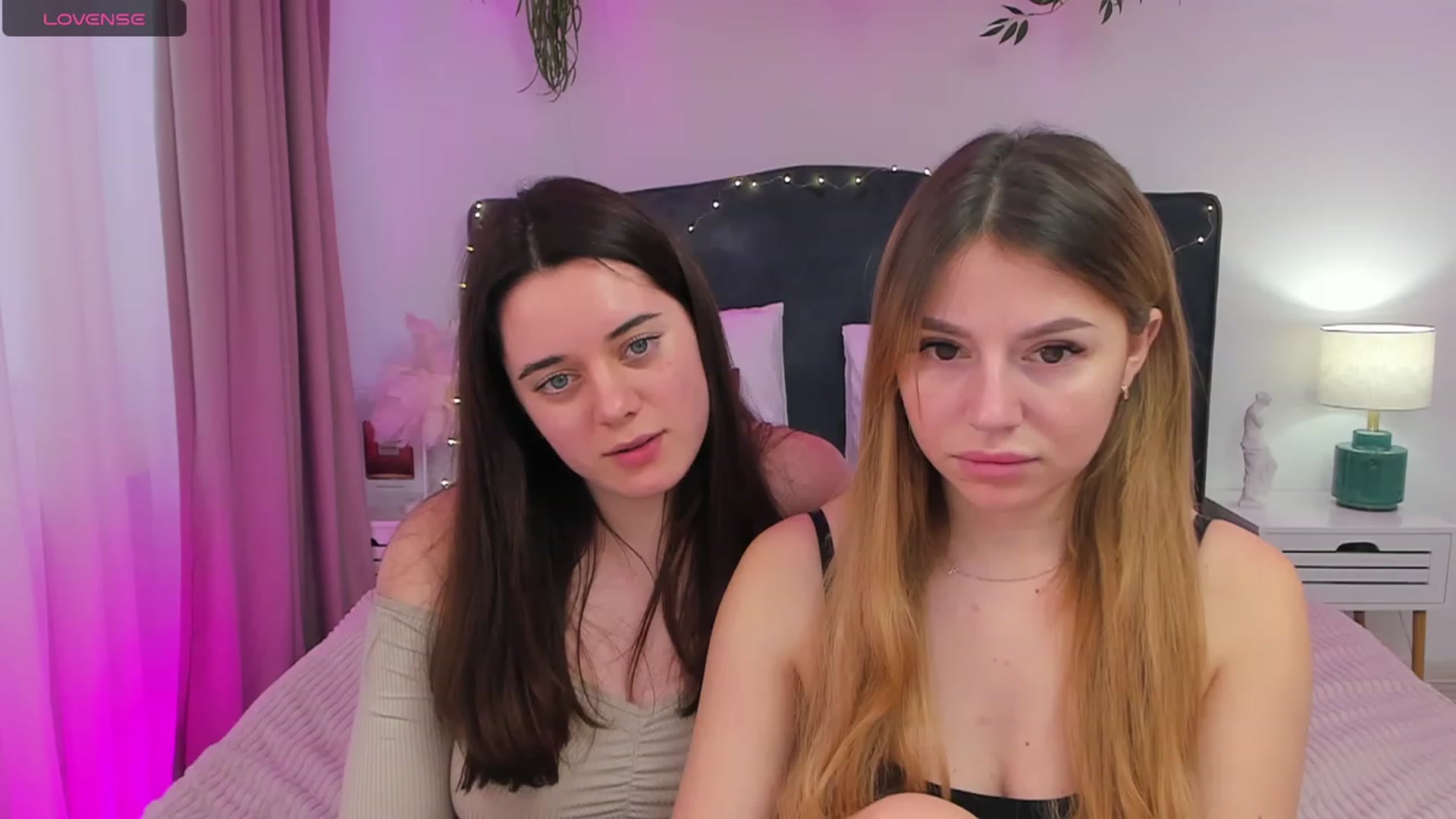 Gallery image thumbnail from JeyEvans's myfreecams stream on, 02/05/2024, 12:25 image 16 of 20