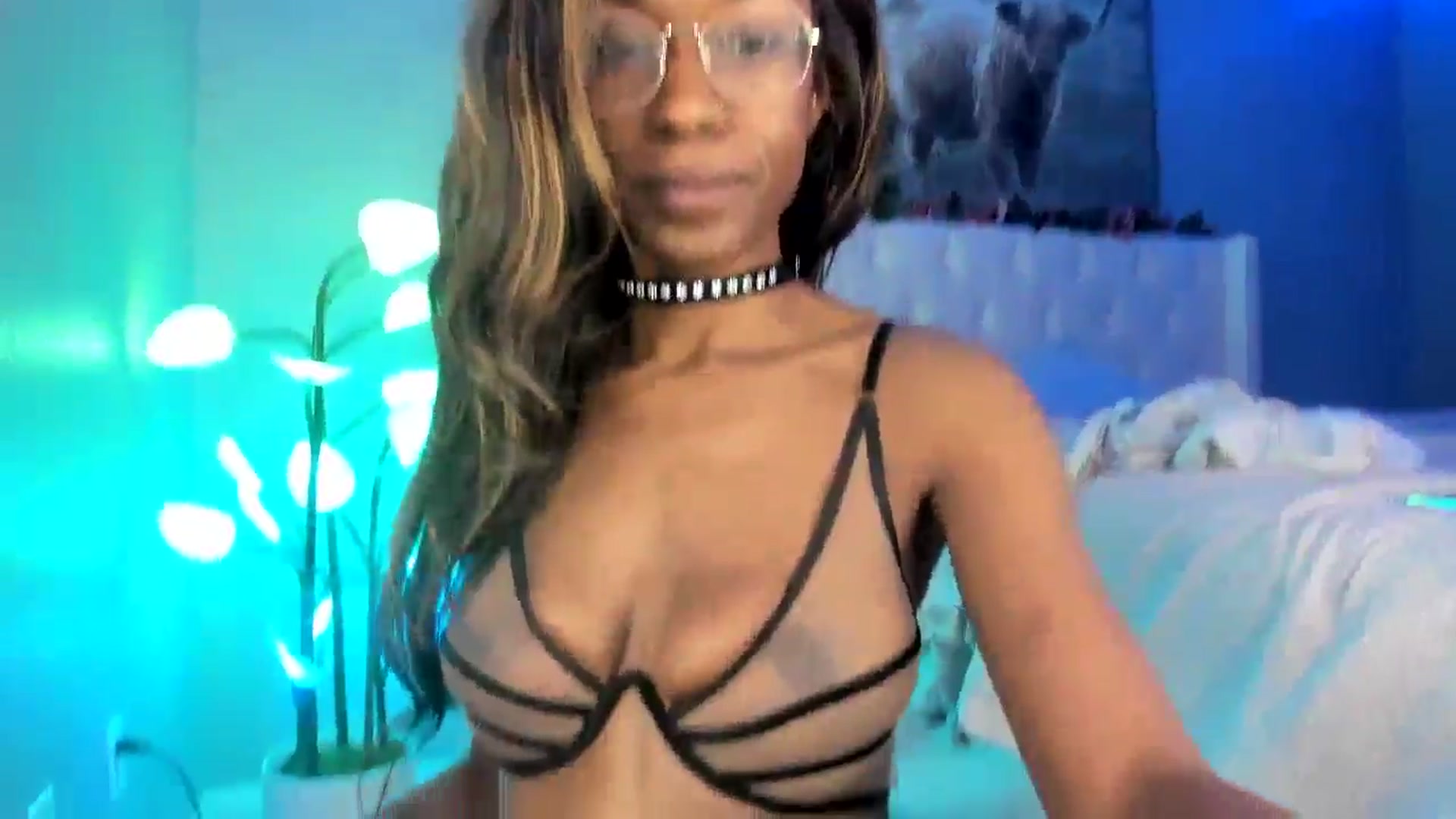 Gallery image thumbnail from JezabelVessir's myfreecams stream on, 05/26/2024, 09:21 image 15 of 20