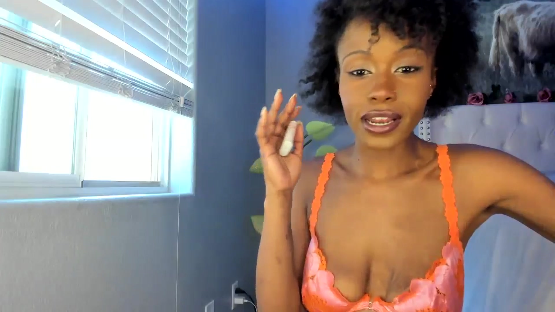 Gallery image thumbnail from JezabelVessir's myfreecams stream on, 06/09/2024, 24:50 image 9 of 20