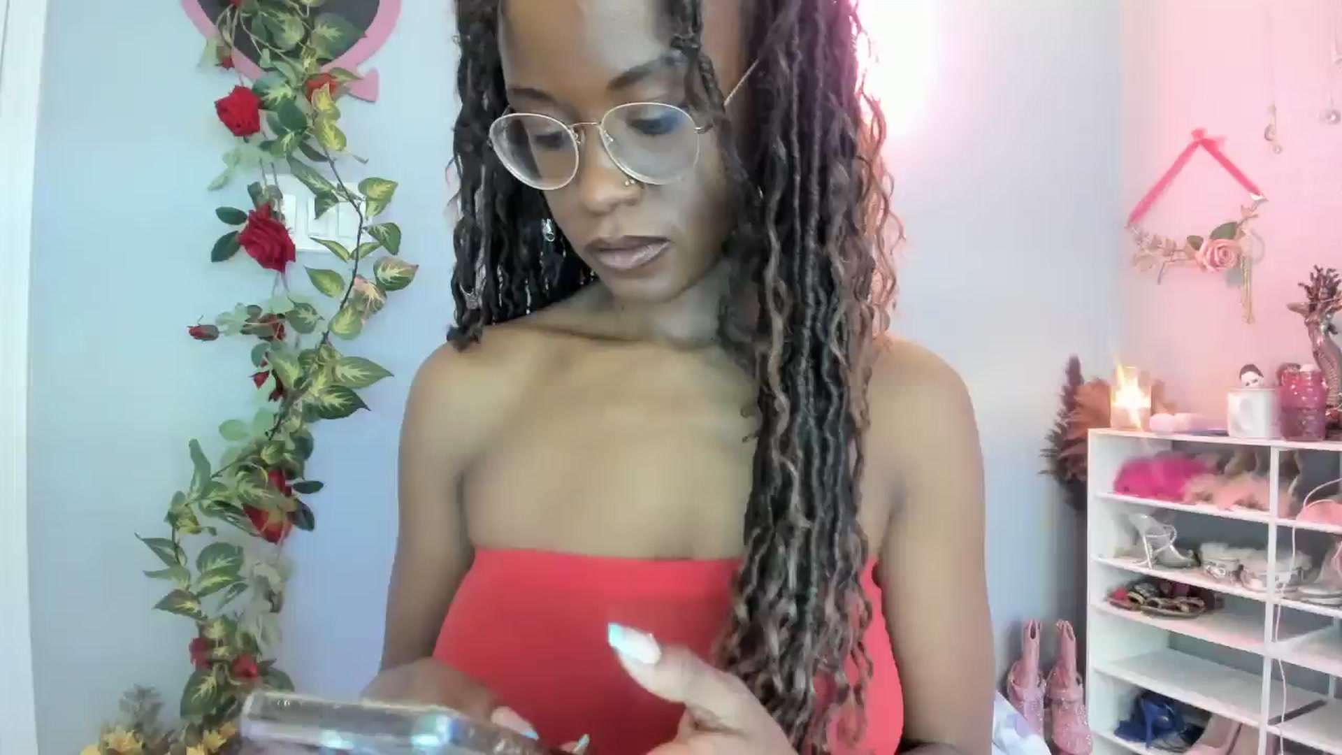 Gallery image thumbnail from JezabelVessir's myfreecams stream on, 08/24/2024, 18:01 image 17 of 20