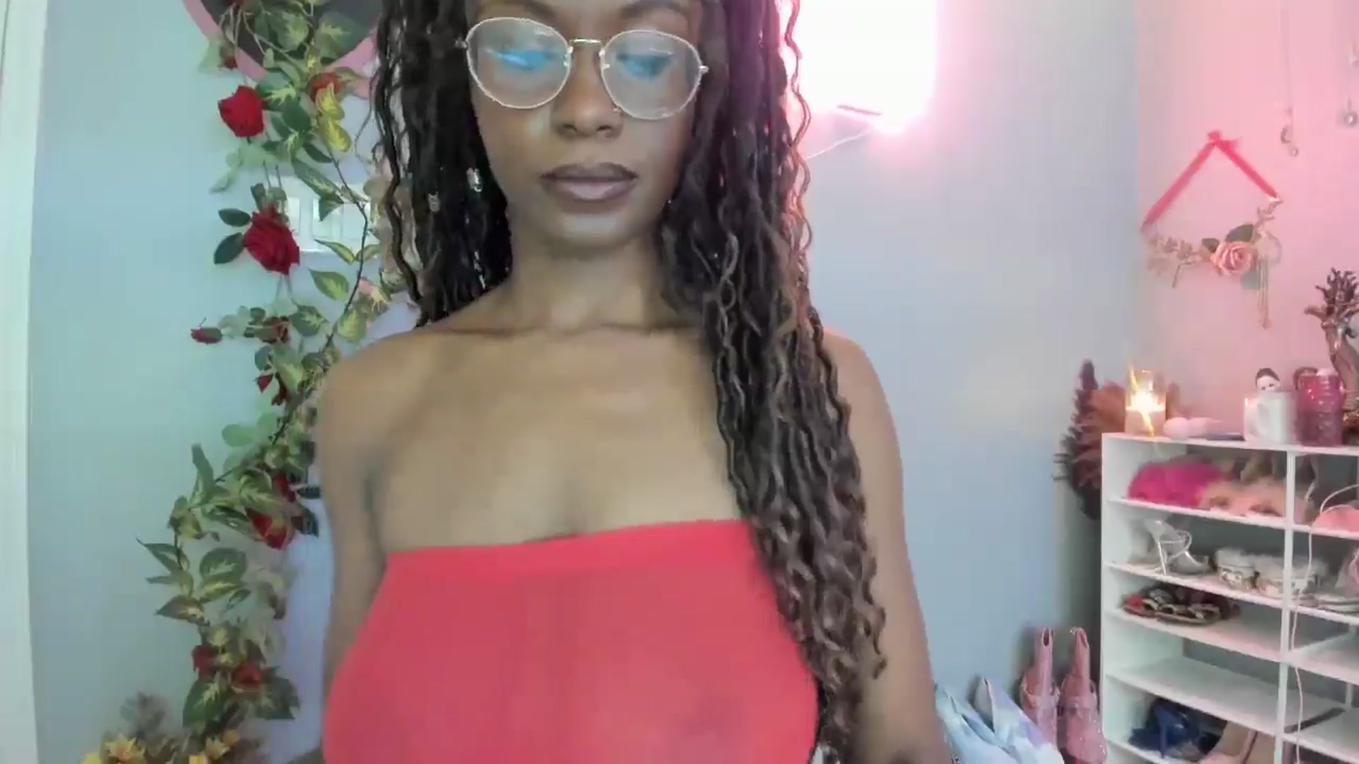 Gallery image thumbnail from JezabelVessir's myfreecams stream on, 08/24/2024, 18:01 image 16 of 20