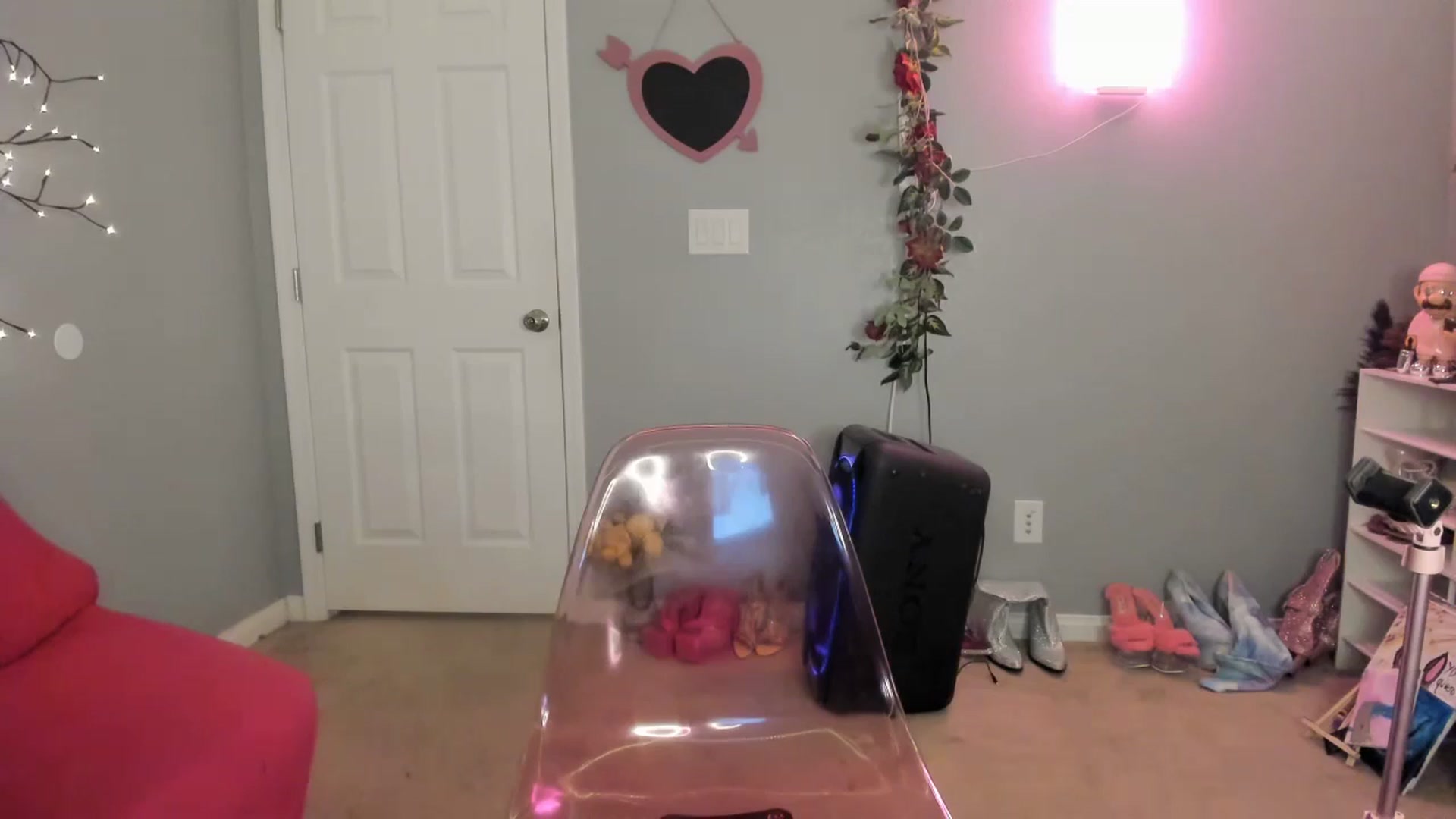 Gallery image thumbnail from JezabelVessir's myfreecams stream on, 12/31/2024, 04:51 image 9 of 20