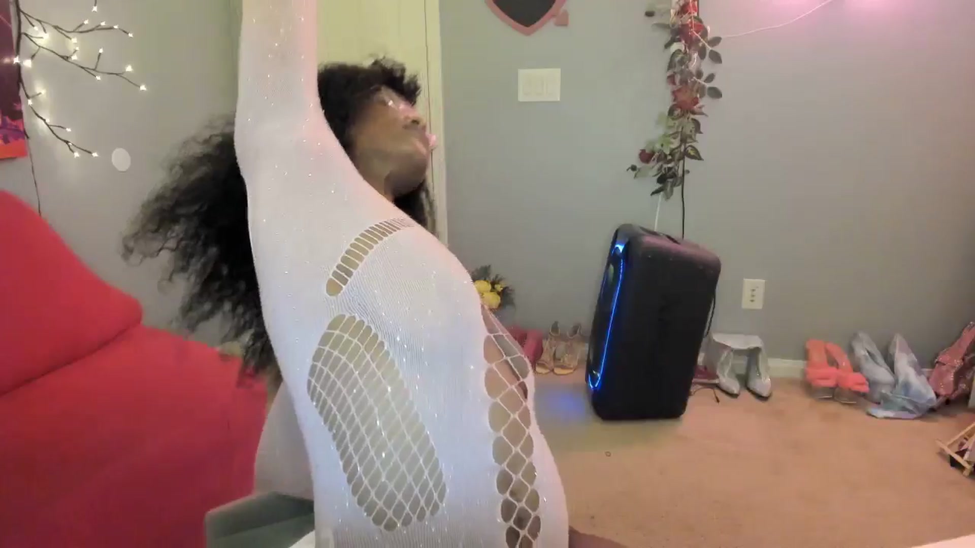 Gallery image thumbnail from JezabelVessir's myfreecams stream on, 12/31/2024, 07:53 image 15 of 20