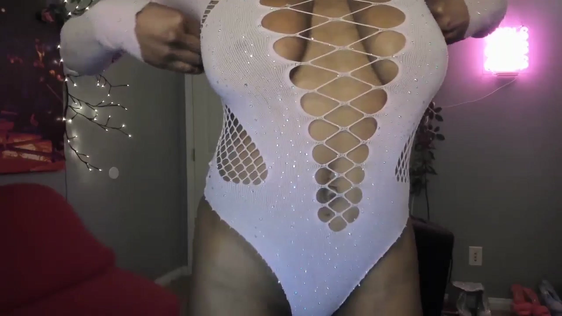 Gallery image thumbnail from JezabelVessir's myfreecams stream on, 12/31/2024, 09:41 image 7 of 20