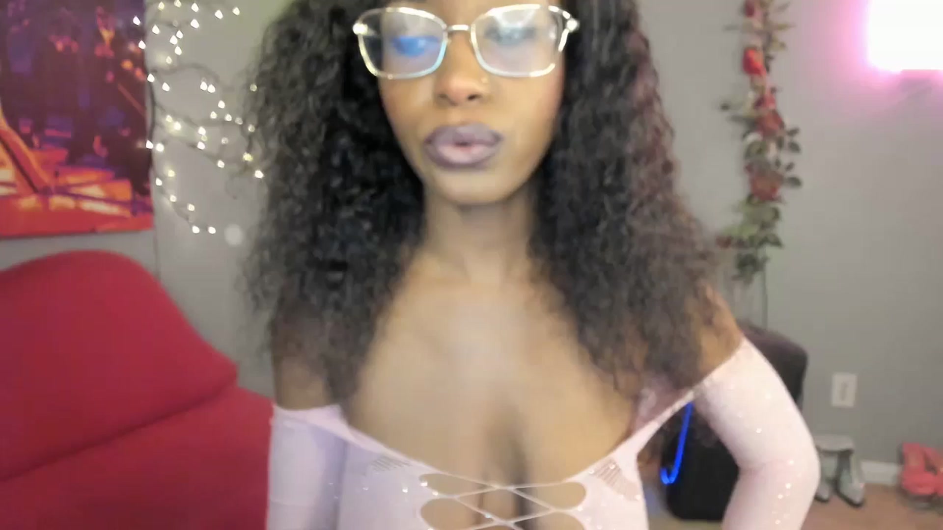 Gallery image thumbnail from JezabelVessir's myfreecams stream on, 12/31/2024, 09:41 image 18 of 20