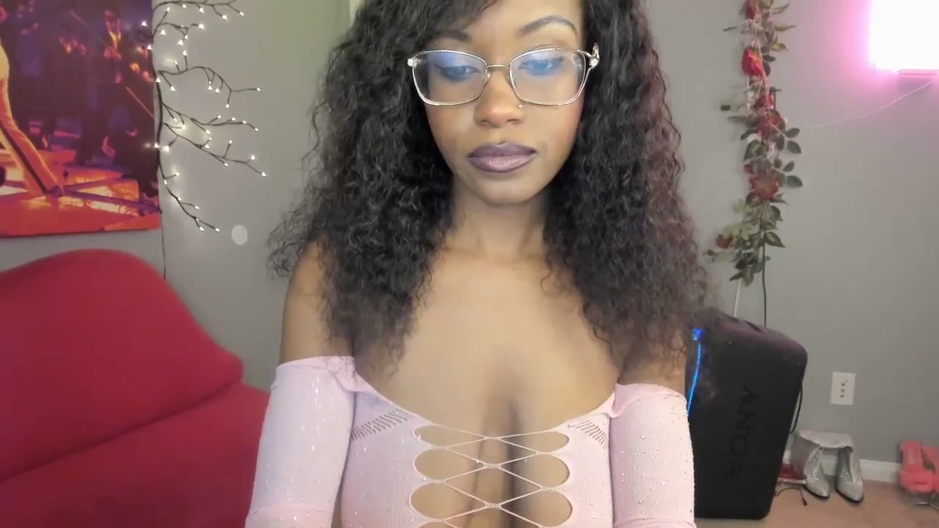 Gallery image thumbnail from JezabelVessir's myfreecams stream on, 12/31/2024, 09:41 image 19 of 20