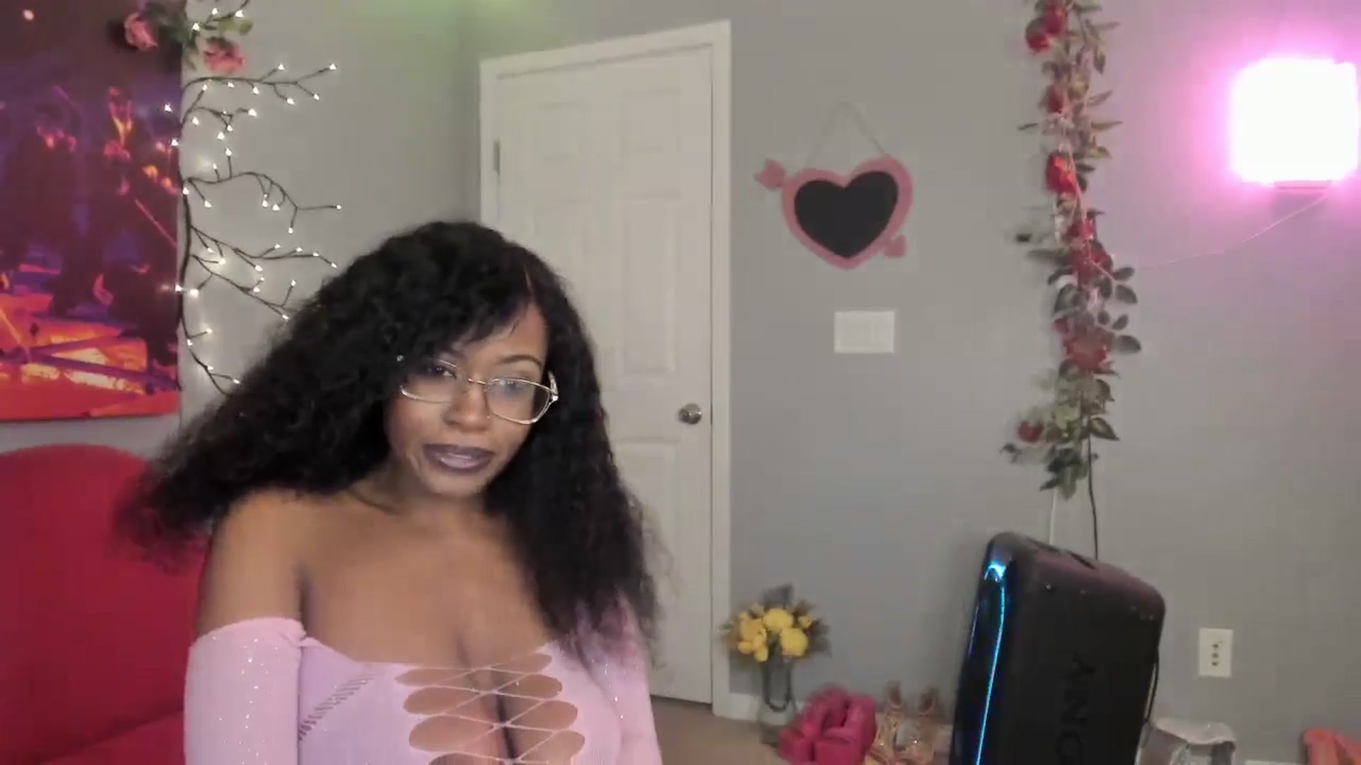 Gallery image thumbnail from JezabelVessir's myfreecams stream on, 12/31/2024, 09:41 image 16 of 20