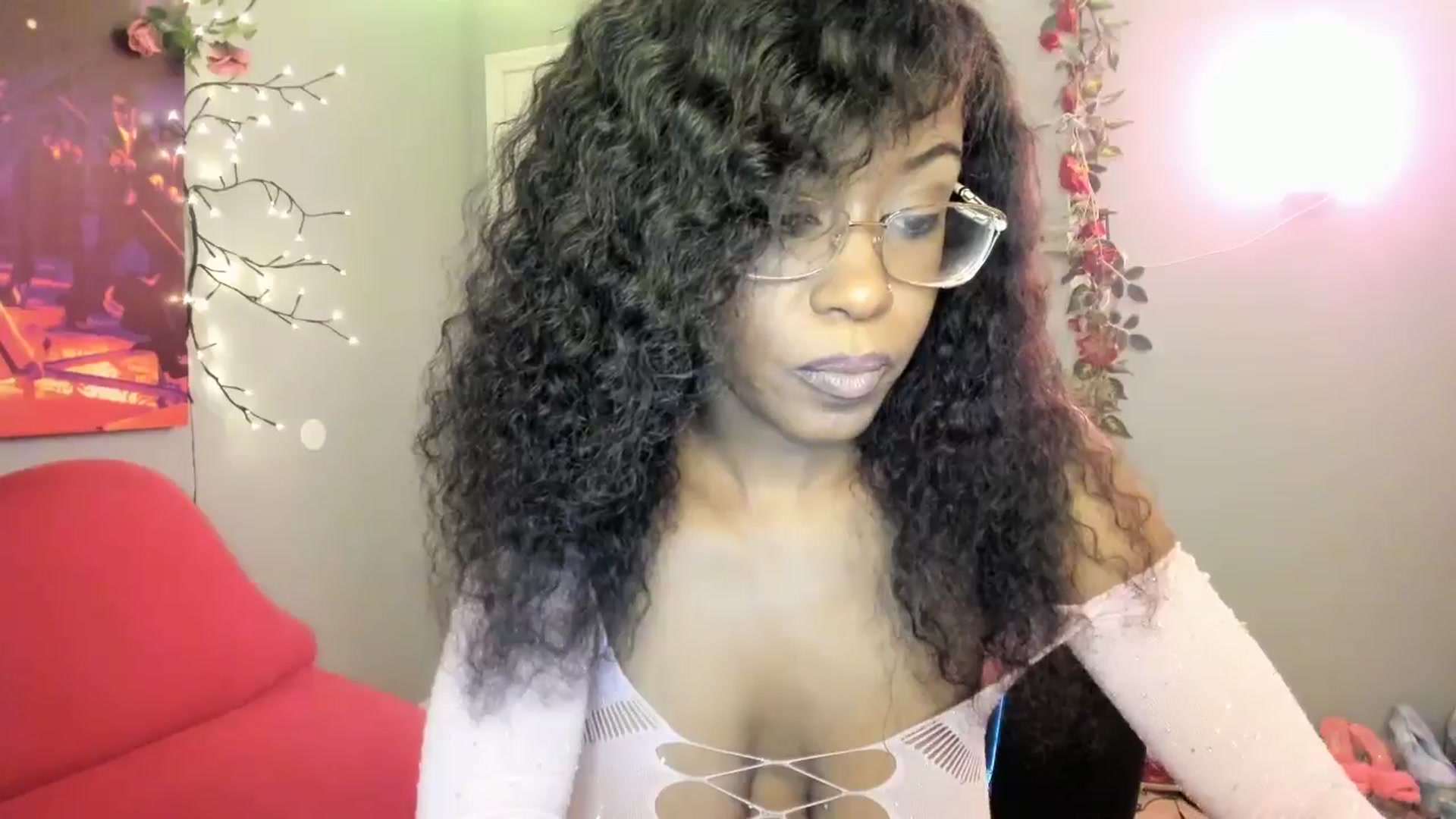 Gallery image thumbnail from JezabelVessir's myfreecams stream on, 12/31/2024, 09:41 image 5 of 20