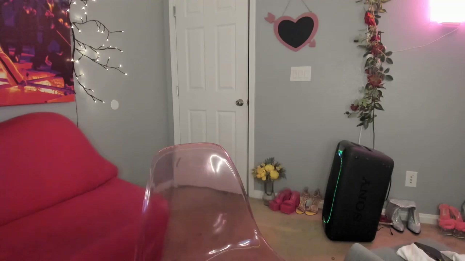 Gallery image thumbnail from JezabelVessir's myfreecams stream on, 12/31/2024, 14:04 image 1 of 20