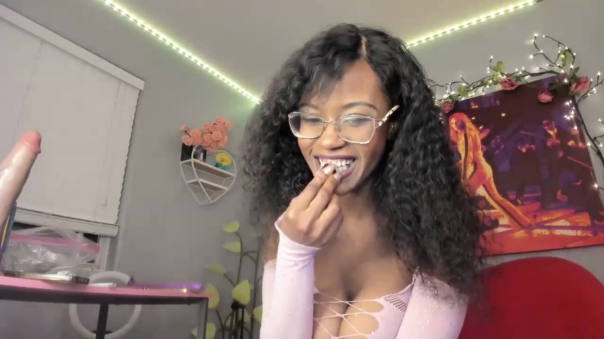 Gallery image thumbnail from JezabelVessir's myfreecams stream on, 12/31/2024, 14:04 image 5 of 20